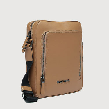 VIKTOR MEDIUM POSTMAN