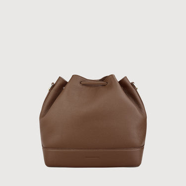 Braun Büffel bran leather bucket bag back view with drawstring design