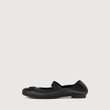 Braun Buffel black leather flat shoe low angle