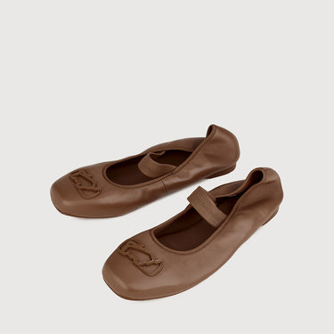 Braun Buffel brown leather flat shoes angled view