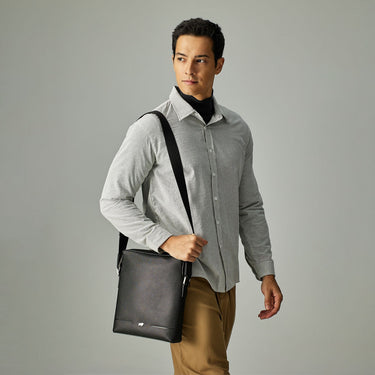 CRAIG MEDIUM POSTMAN
