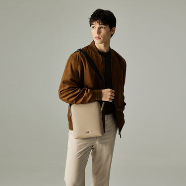 CRAIG MEDIUM POSTMAN