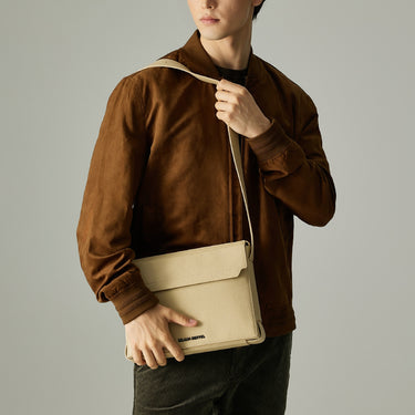FORMA SMALL MESSENGER