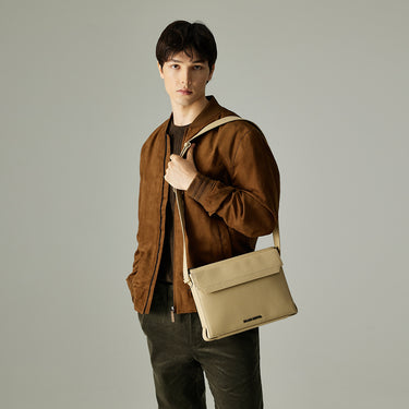 FORMA SMALL MESSENGER