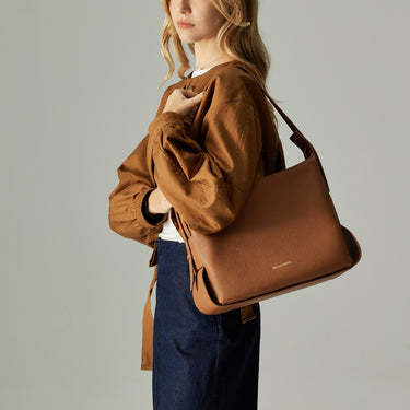 FORME MEDIUM HOBO BAG