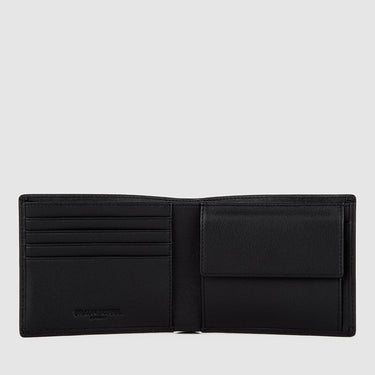 Interior layout of black Braun Büffel men’s leather wallet with card slots and coin compartment