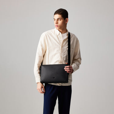SLATE MEDIUM MESSENGER