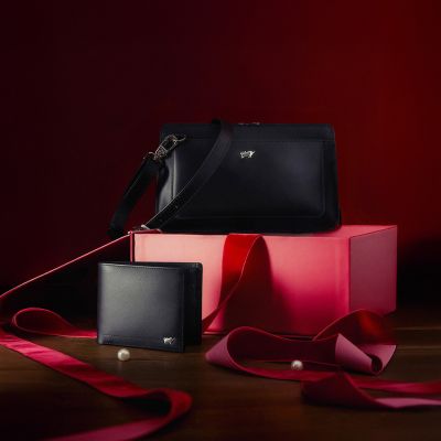 (Festive Gift Set C) ISLA MEDIUM CROSSBODY BAG IN BLACK  + KITH CENTRE FLAP WALLET WITH COIN COMPARTMENT IN BLACK